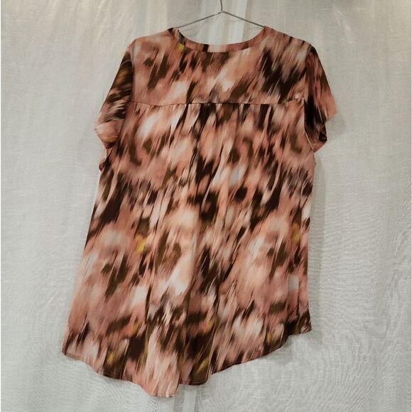 Torrid Water Color Print Georgette Hi-Low Short Sleeve Blouse - Picture 4 of 10